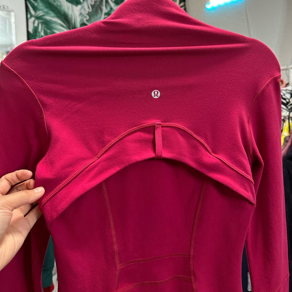 ❌SOlD❌RUBY RED lUON Lululemon Define Jacket - Picture 10 of 17